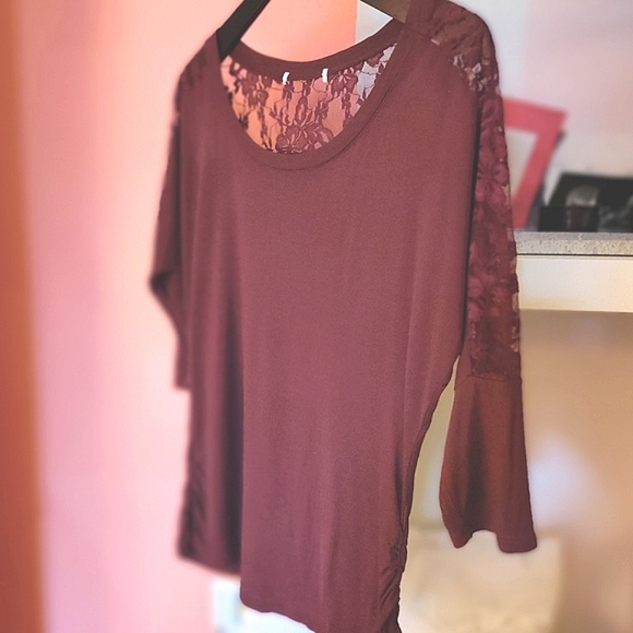 M-L Tag less Maroon Lace Crew Neck Cut Out Long-sleeve Top - Picture 6 of 15